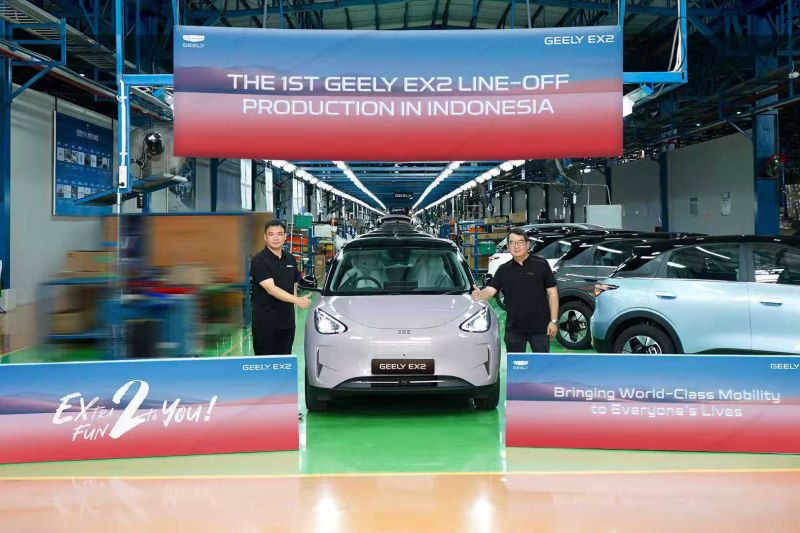 ex2-jadi-model-ketiga-geely-yang-diproduksi-di-indonesia