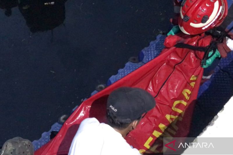 polisi-sebut-tak-ada-tanda-kekerasan-pada-mayat-pria-di-kali-pulomas