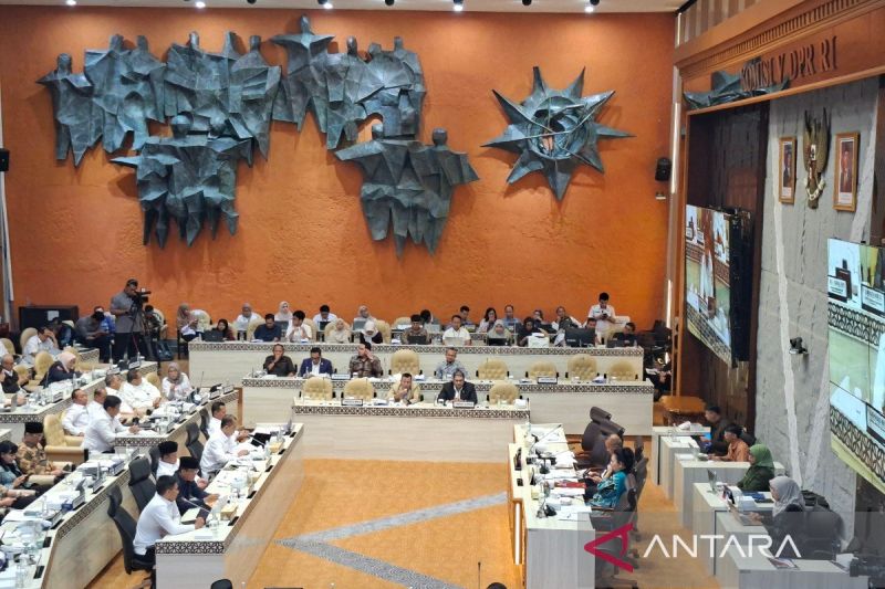 menteri-atr-usul-tumpang-tindih-sempadan-sungai-dibahas-pansus-dpr