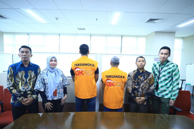 ojk-serahkan-tersangka-investree-ke-kejari-jaksel