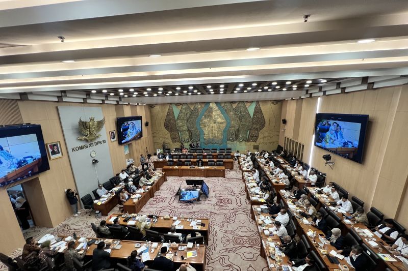 bahlil-beri-izin-sebagian-sumur-rakyat-untuk-dongkrak-lifting-minyak