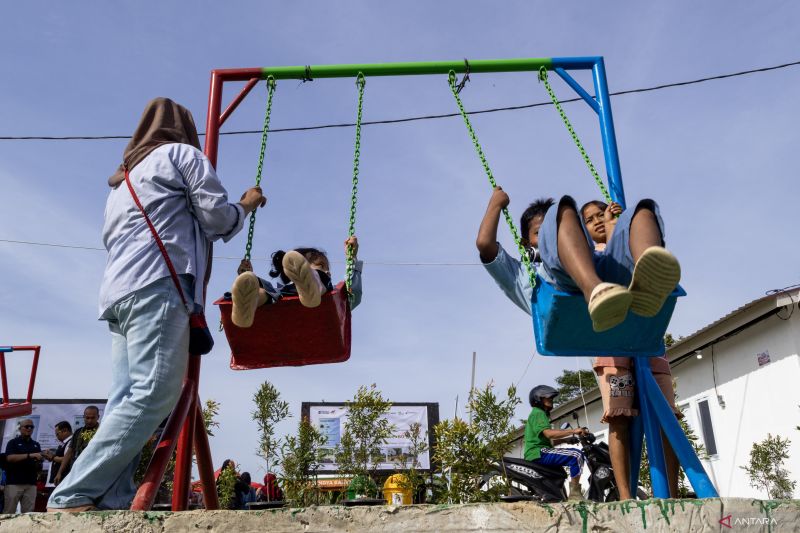 danantara-sudah-bangun-1275-huntara-di-3-provinsi-terdampak-bencana