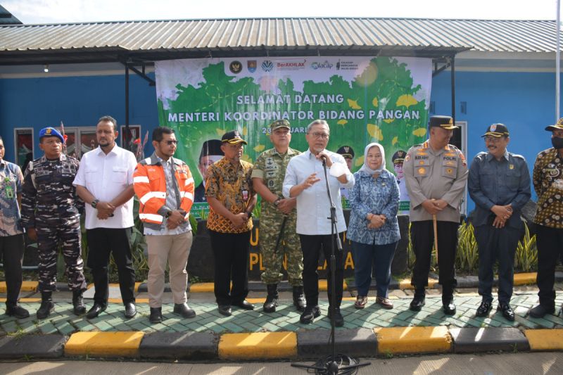 Menko Zulhas buka peluang swasta kelola sampah di Cilacap