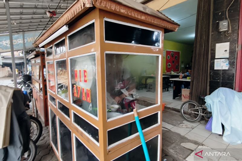 disdag-bekasi-imbau-pedagang-beli-daging-beku-atasi-kelangkaan