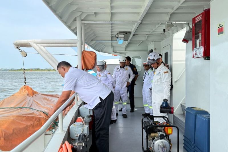 kemenhub-melakukan-uji-petik-kapal-di-tiga-pelabuhan-batam