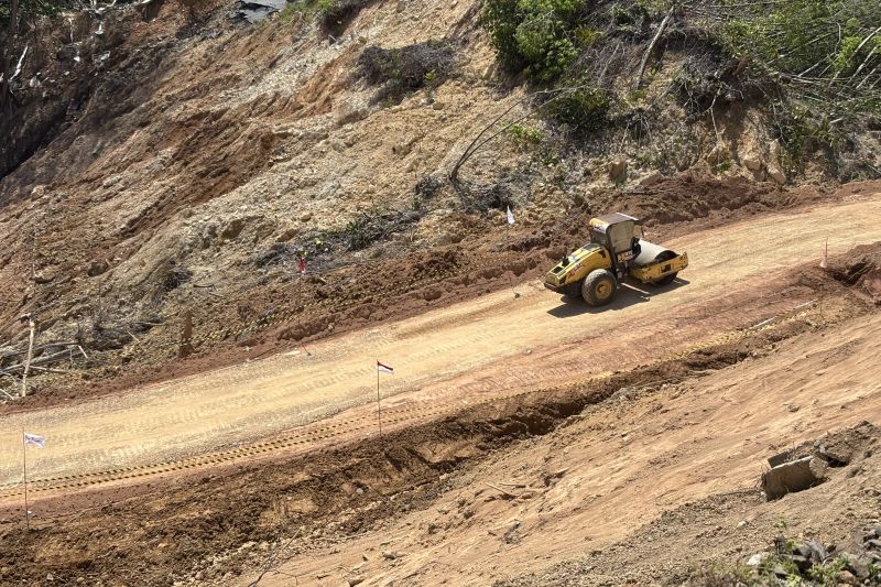 kemen-pu-kebut-perbaikan-jalur-putus-di-desa-simaninggir-tapteng
