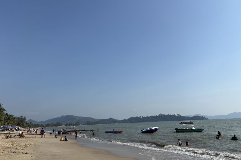 pariwisata-di-pantai-pandan-tapanuli-tengah-mulai-menggeliat