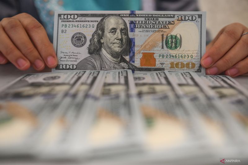 rupiah-menguat-seiring-respons-positif-pasar-atas-komitmen-bi