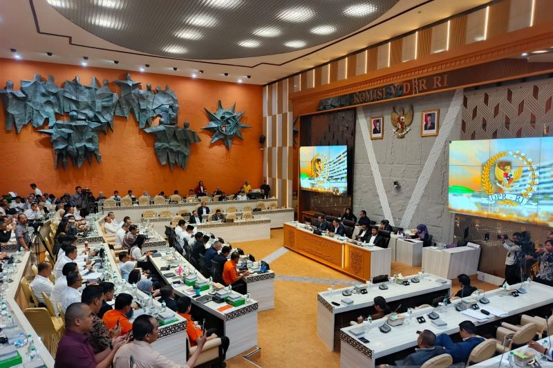 menhub-susun-penanganan-bencana-sumatera-kebutuhan-anggaran-rp14-t