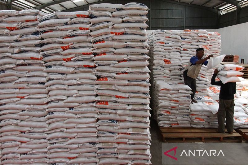 bulog-malang-stok-beras-51383-ton-cukup-hingga-lebaran-2026