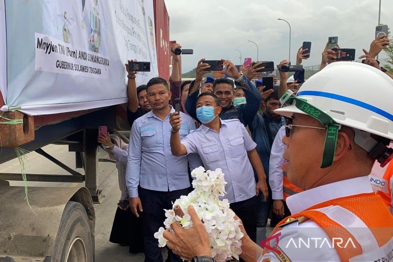 sultra-ekspor-perdana-1015-ton-feronikel-langsung-ke-china