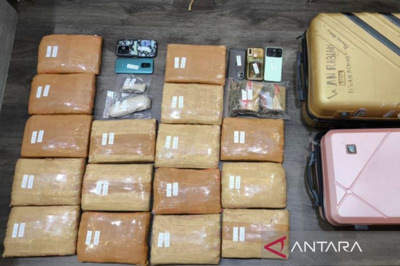 polisi-ringkus-empat-pengedar-ganja-seberat-17-kilogram-di-jakpus