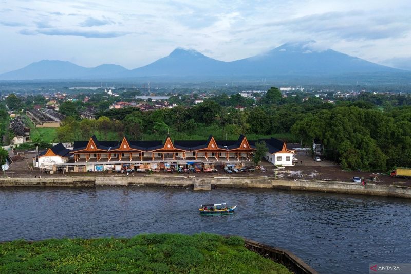 penguatan-ekonomi-biru-kkp-bangun-kampung-nelayan-merah-putih-di-banyuwangi