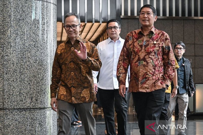 analis-nilai-pengunduran-diri-ketua-upaya-ojk-jaga-kredibilitas