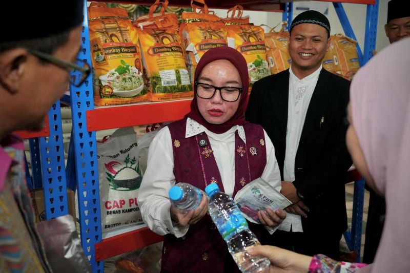 wamenkop-dorong-koperasi-pesantren-jadi-pusat-distribusi-produk-lokal