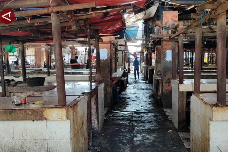 harga-dasar-naik-pedagang-daging-sapi-pasar-kranggot-mogok-jualan