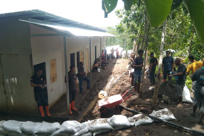BPBD Flores Timur mencegah banjir lanjutan di huntara Lewotobi