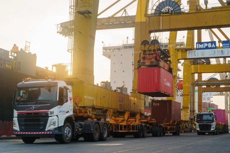 pelindo-tegaskan-tak-ada-antrean-kapal-enam-hari-di-tanjung-perak