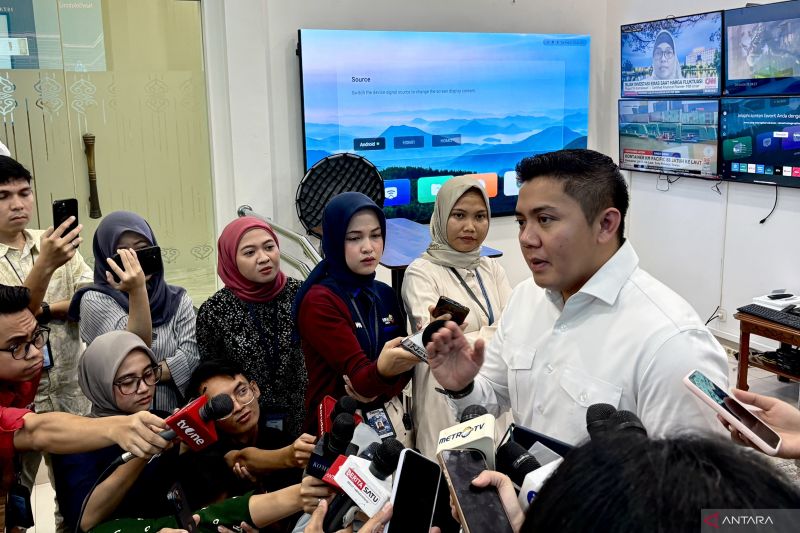 prabowo-bertemu-dirut-garuda-seskab-kita-ingin-besarkan-garuda