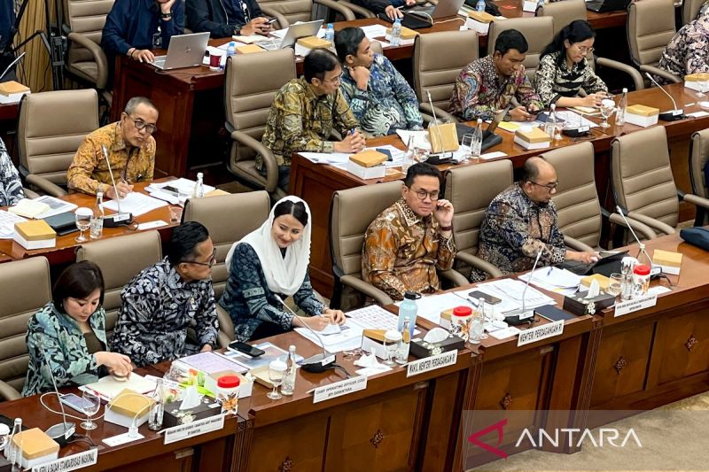 mendag-sebut-7853-aduan-konsumen-telah-ditangani-sepanjang-2025