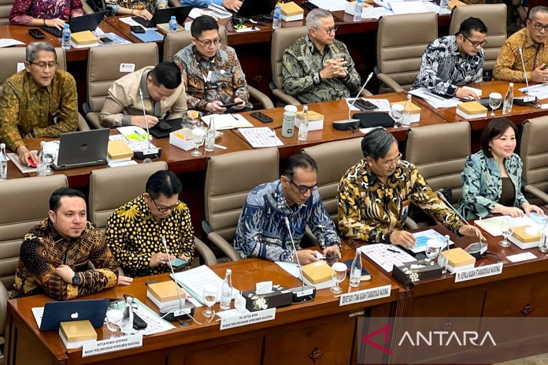 bsn-pastikan-tidak-menetapkan-sni-pada-pakaian-bekas-impor