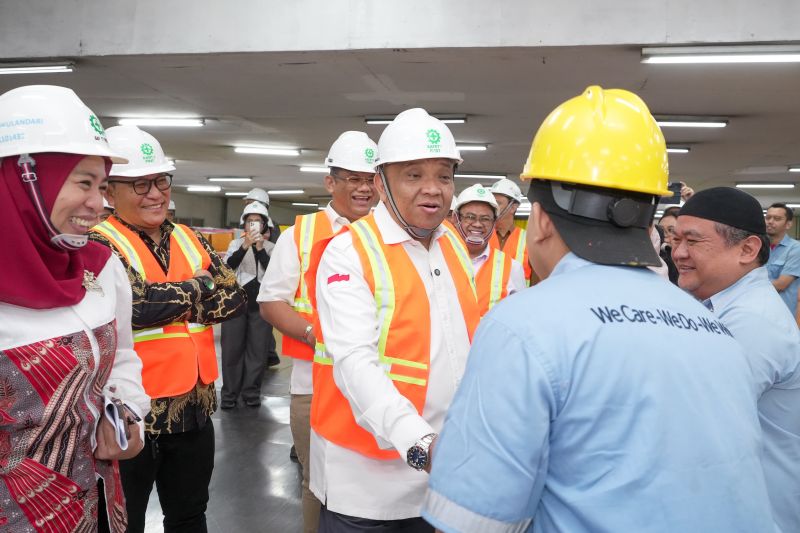wamenaker-minta-perusahaan-konsisten-jalankan-norma-ketenagakerjaan