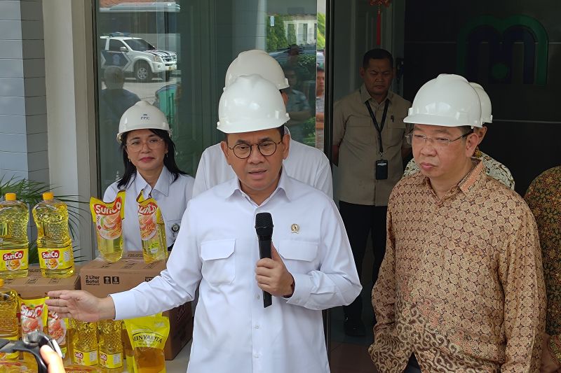 mendag-minta-produsen-perbanyak-second-brand-pendamping-minyakita