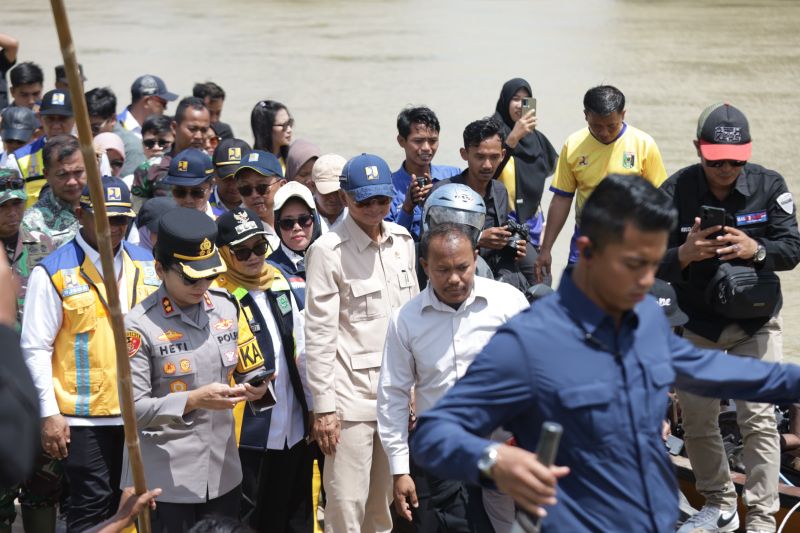 menteri-pu-tinjau-jembatan-way-bungur-yang-mangkrak-di-lampung-timur