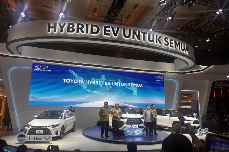 toyota-rilis-tiga-model-hybrid-baru-yaris-cross-vios-dan-alphard
