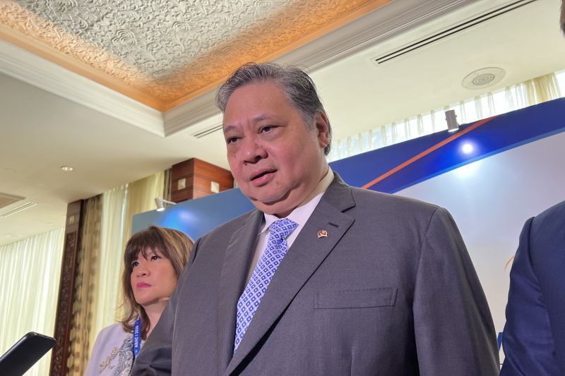 menko-airlangga-minta-bank-beri-penjelasan-ke-moodys