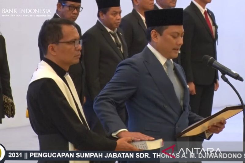 thomas-djiwandono-resmi-dilantik-jadi-deputi-gubernur-bank-indonesia