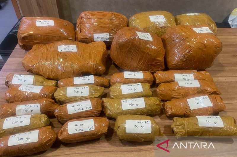 polda-metro-jaya-ungkap-peredaran-ganja-94-kilogram-di-jaktim