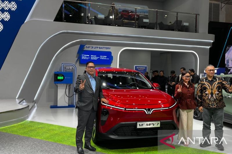 vinfast-vf-mpv-7-resmi-melantai-di-indonesia-mulai-rp345-juta