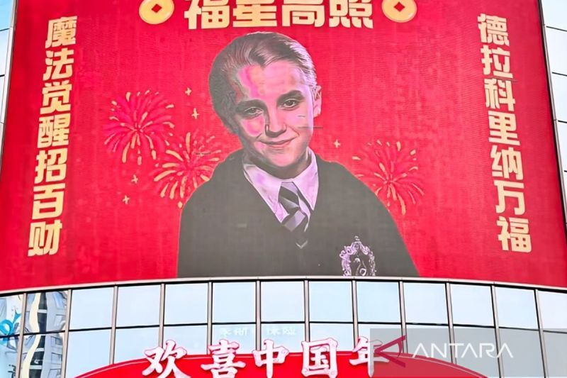 Karakter serial Harry Potter jadi tren dekorasi Imlek di China