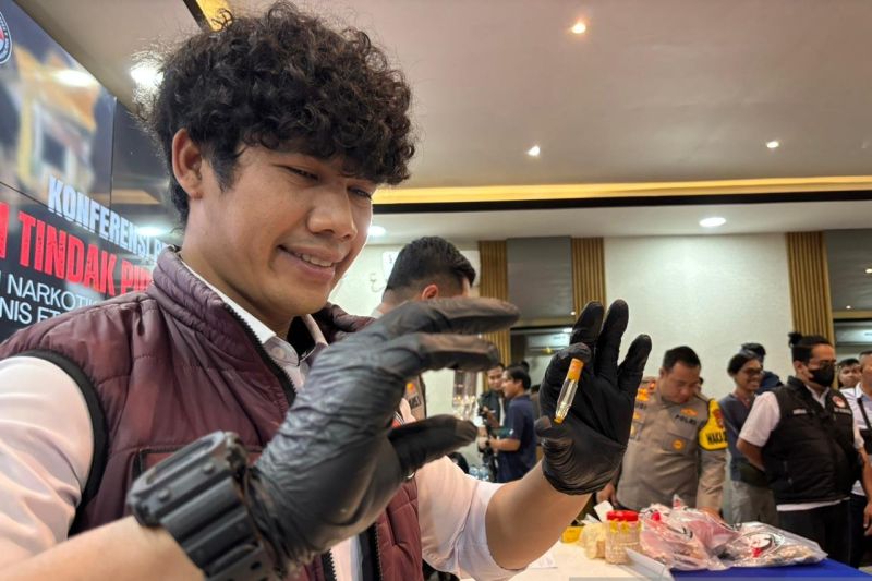 pelaku-dibayar-hingga-rp130-juta-untuk-antar-etomidate