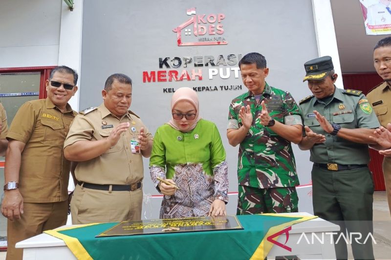 wamen-koperasi-1000-kdkmp-tuntas-bangun-gerai-dan-gudang