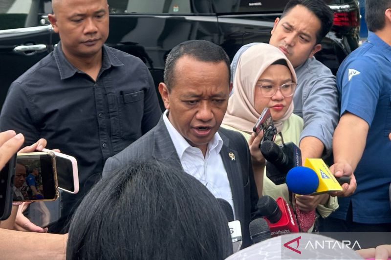 bahlil-tegaskan-stok-bbm-aman-meski-shell-sempat-kosong