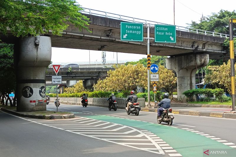 pengendara-motor-diresahkan-aksi-pencurian-mata-kucing-di-jaktim