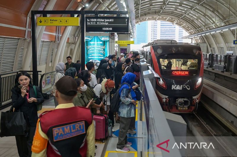 Stasiun Harjamukti dan Dukuh Atas jadi titik terpadat LRT Jabodebek