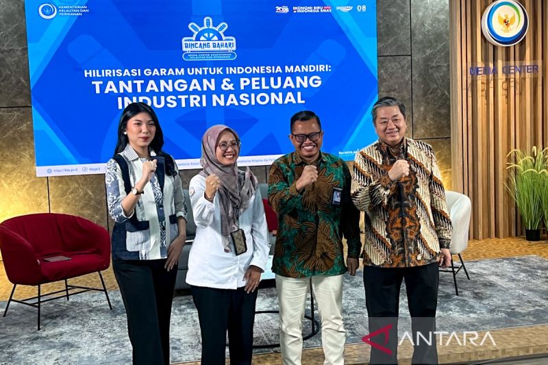 kkp-libatkan-investor-kembangkan-sentra-industri-garam-rote-ndao