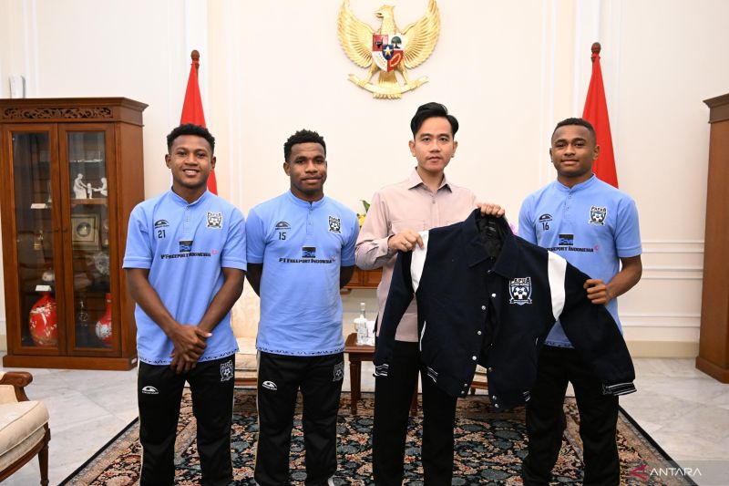 Wapres beri wejangan atlet sepak bola Papua yang akan TC di Austria