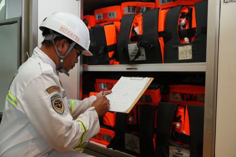 kemenhub-periksa-kelaiklautan-kapal-penumpang-untuk-angkutan-lebaran