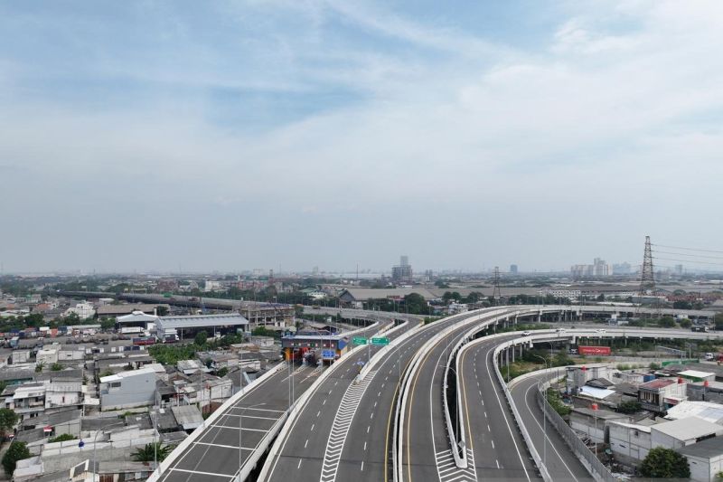 pelindo-efisiensi-biaya-logistik-melalui-optimalisasi-jtcc