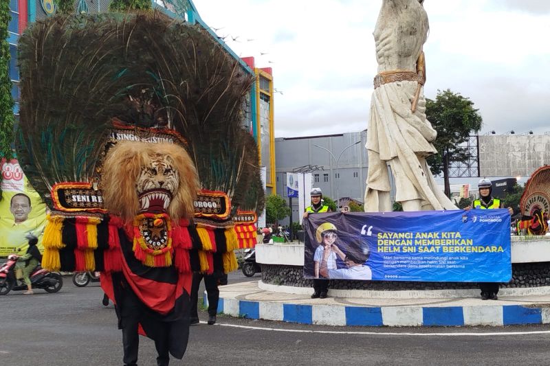 Reog digunakan untuk sosialisasi tertib lalu lintas