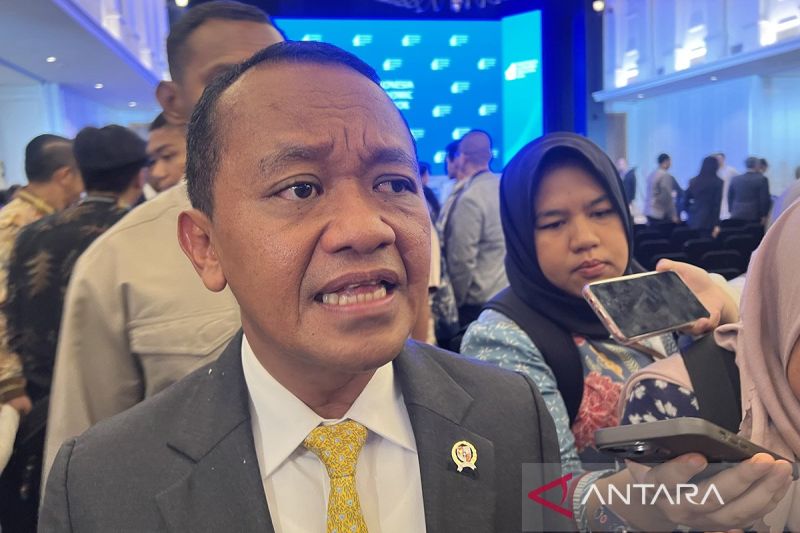 Bahlil wajibkan BBM kandung etanol 20 persen pada 2028