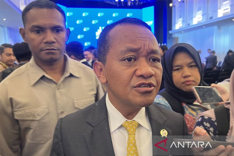 Menteri Bahlil sebut nasib tambang emas Martabe diumumkan pekan depan