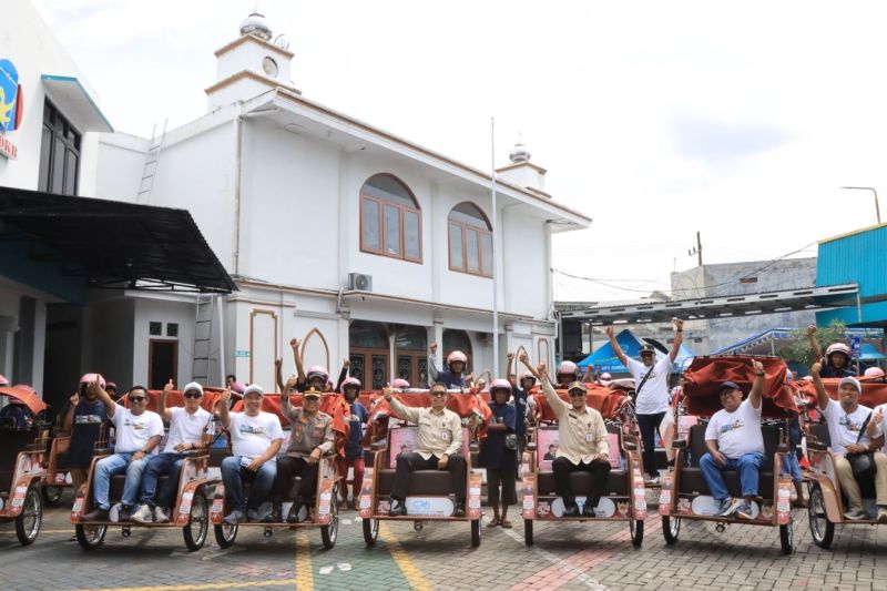 pln-operasikan-spklu-r2-di-jatim-untuk-dukung-program-becak-listrik