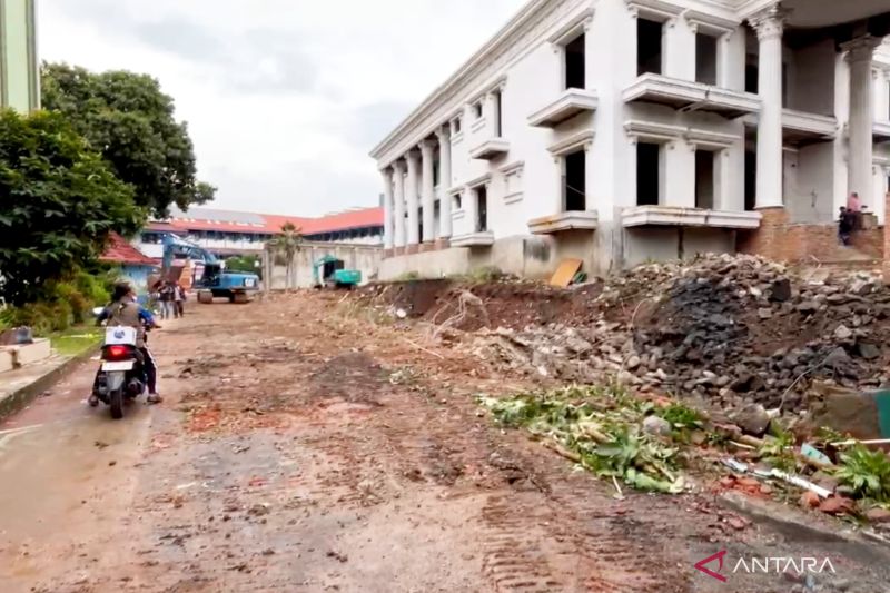 pemilik-pagar-roboh-di-samping-smpn-182-sudah-diingatkan