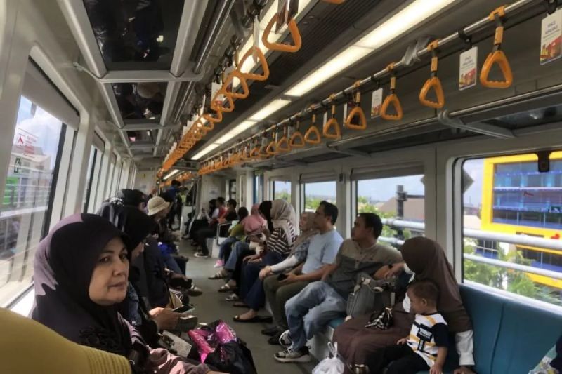 lrt-sumsel-fasilitasi-penumpang-buka-puasa-selama-bulan-ramadhan