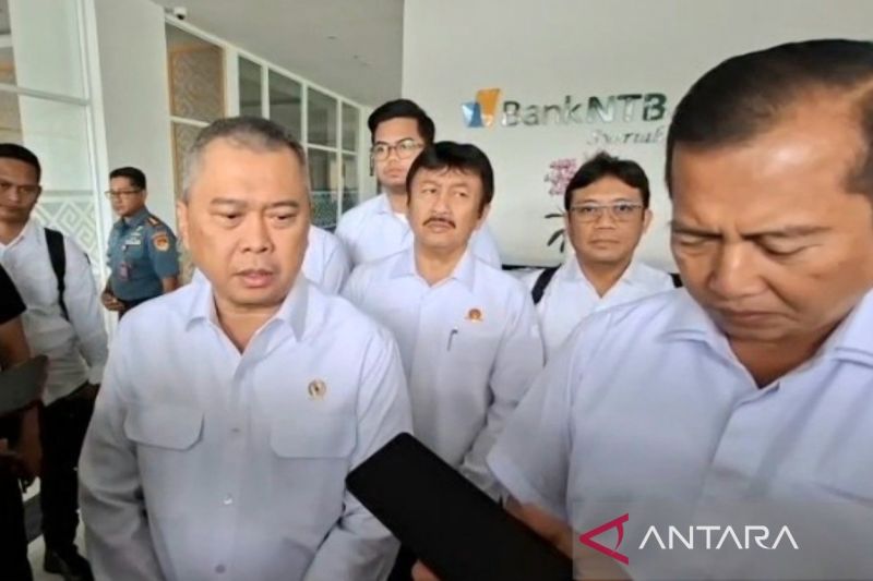 menhub-dukung-kemudahan-izin-operasi-seaplane-di-ntb